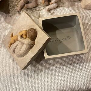 Vintage 2003 Willow Tree Friendship Box “True”